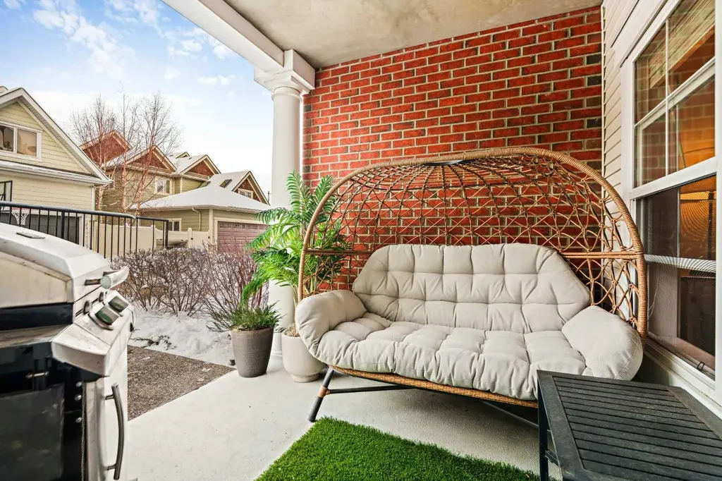 5605 Henwood Street SW Calgary AB T3E 7R2