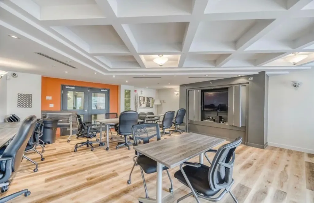 5605 Henwood Street SW Calgary AB T3E 7R2