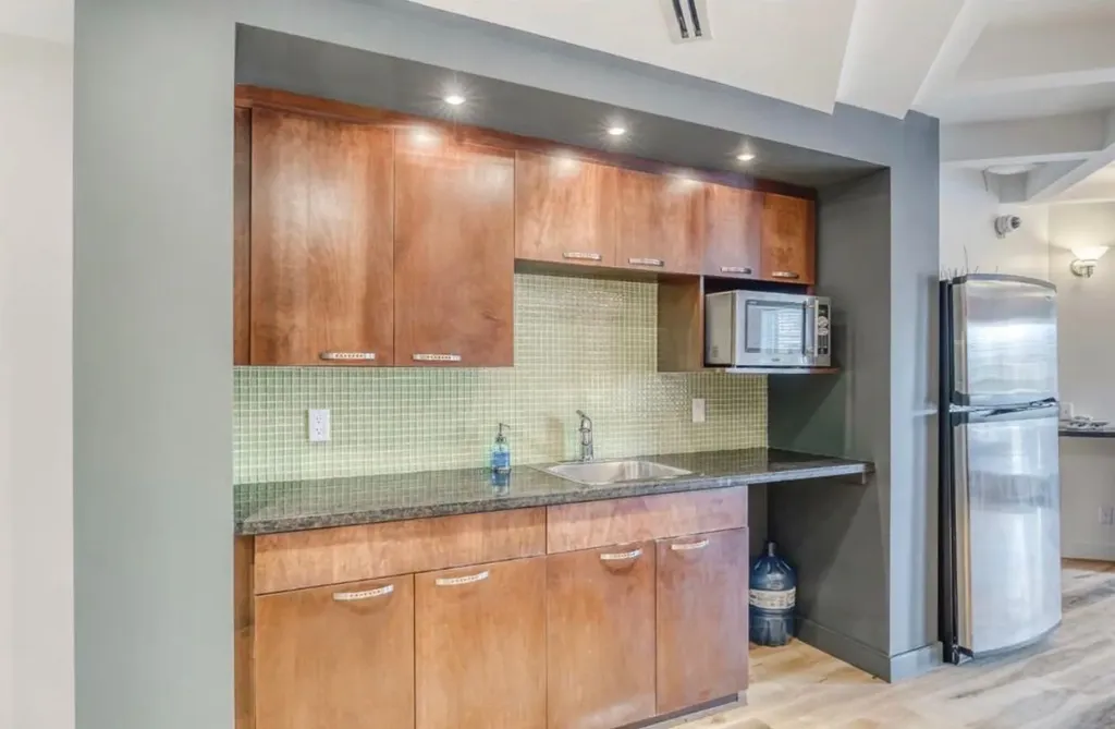 5605 Henwood Street SW Calgary AB T3E 7R2