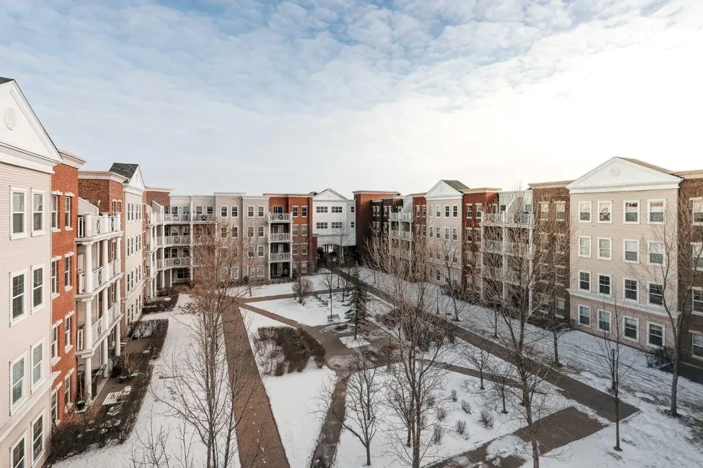 5605 Henwood Street SW Calgary AB T3E 7R2