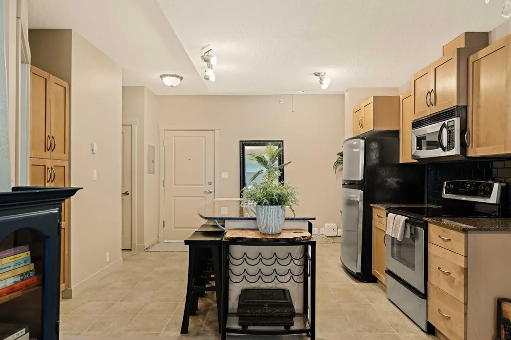 5605 Henwood Street SW Calgary AB T3E 7R2