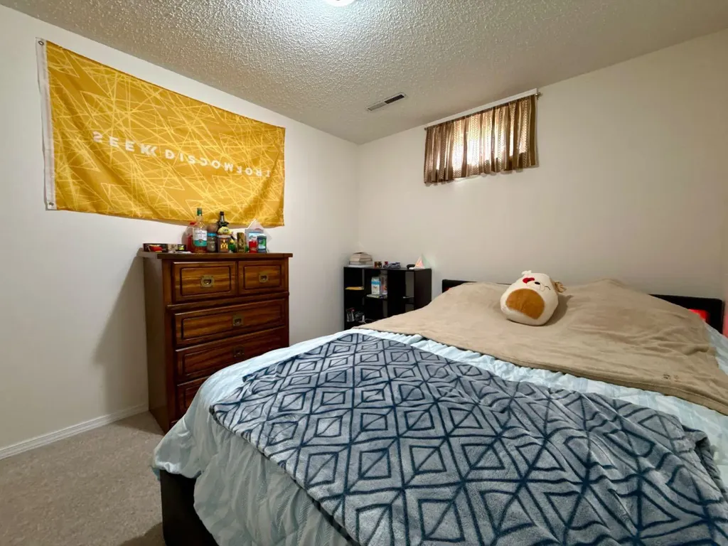 2015 24 Street S Lethbridge AB T1K 2M6