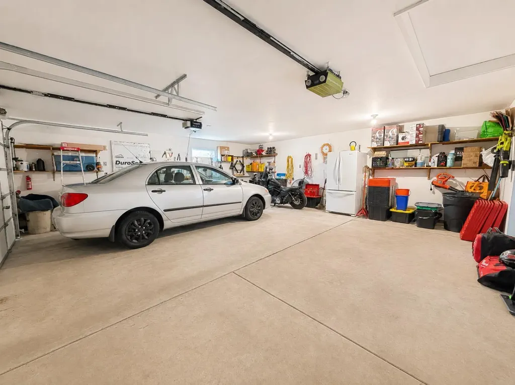 2015 24 Street S Lethbridge AB T1K 2M6