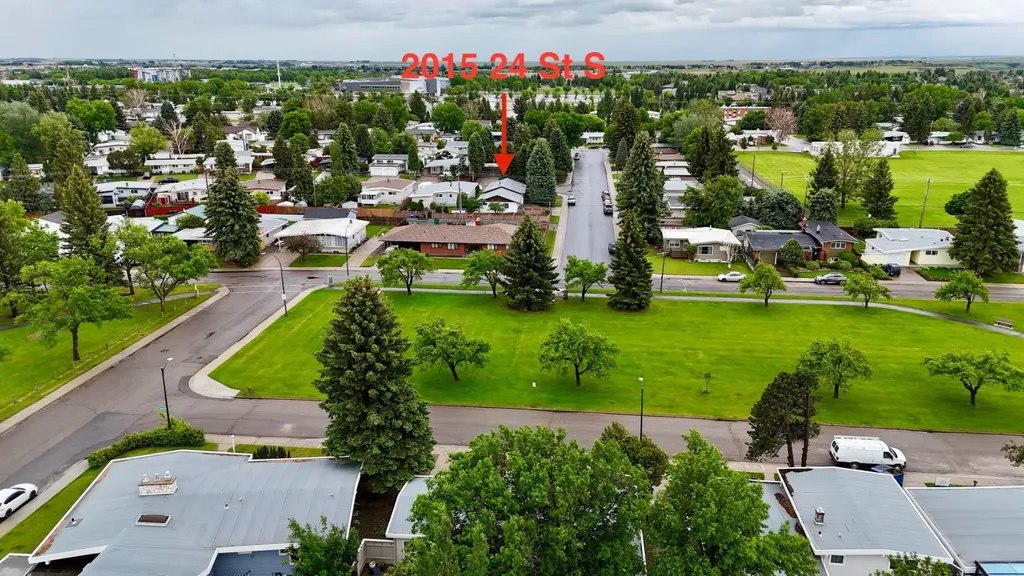 2015 24 Street S Lethbridge AB T1K 2M6