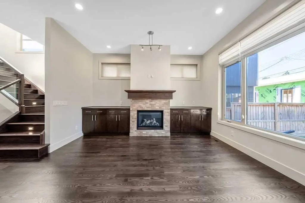 1136 17 Avenue NW Calgary AB T2M 0P6