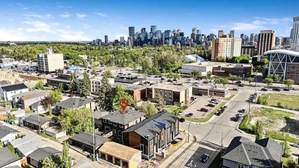 1136 17 Avenue NW Calgary AB T2M 0P6
