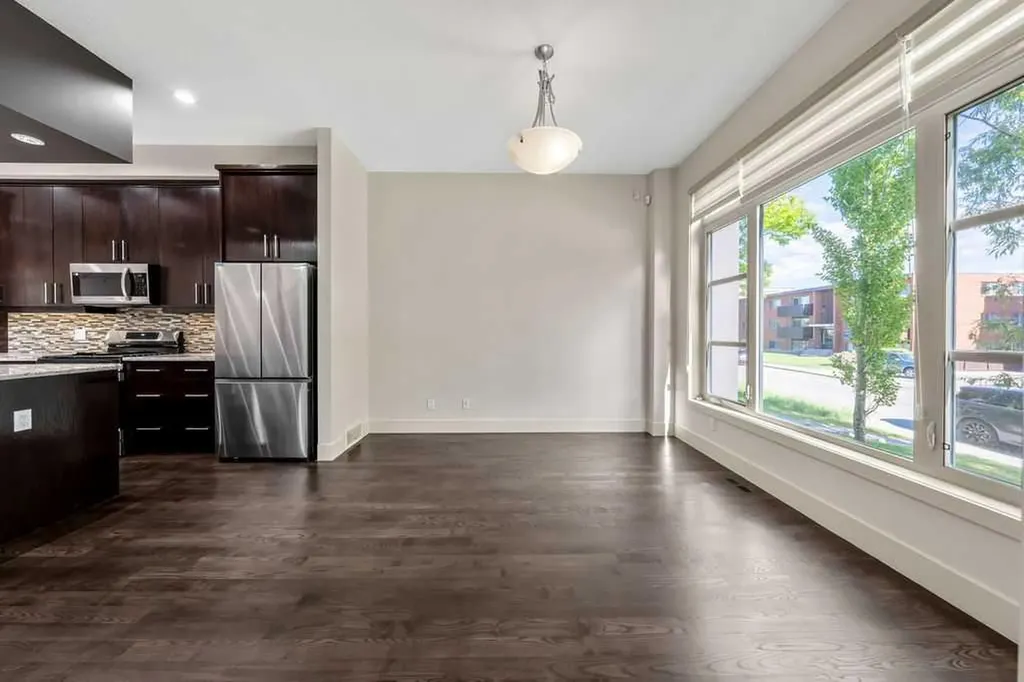1136 17 Avenue NW Calgary AB T2M 0P6