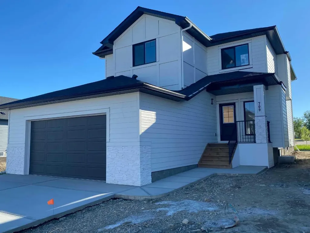 709 Mandalay Avenue NW Carstairs AB T0M 0N0
