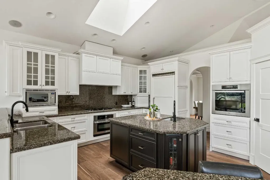 31 Sterling Springs Crescent Rural Rocky View County AB T3Z 3J6
