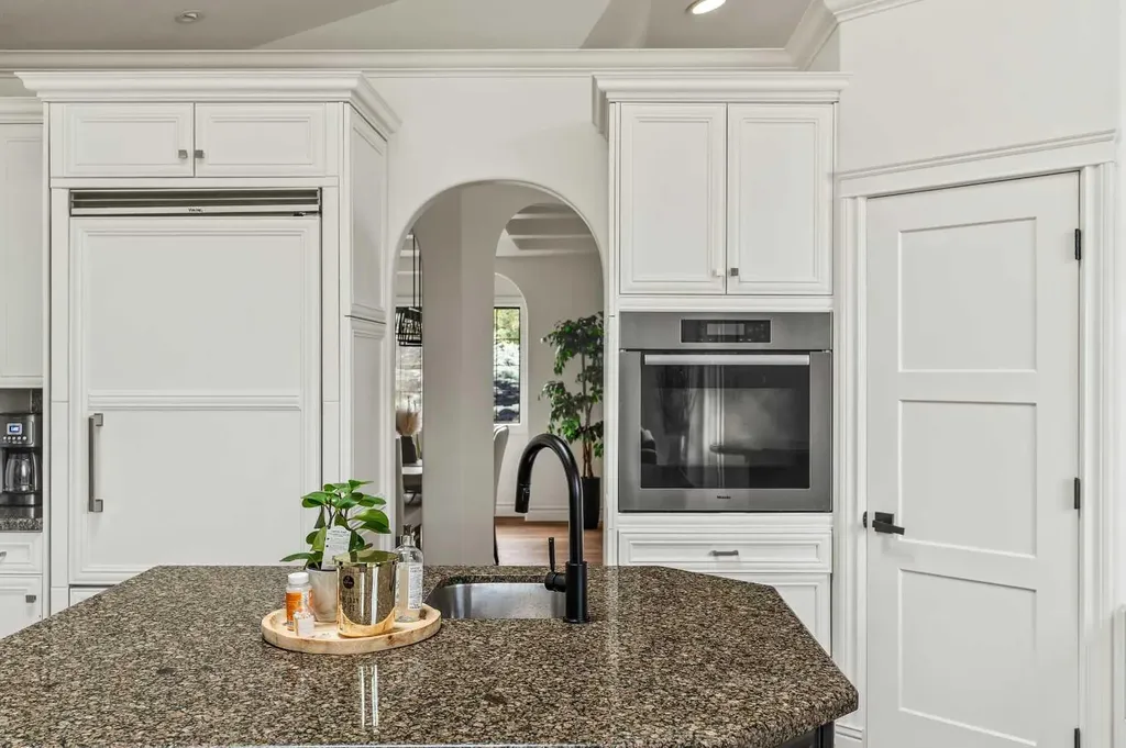 31 Sterling Springs Crescent Rural Rocky View County AB T3Z 3J6