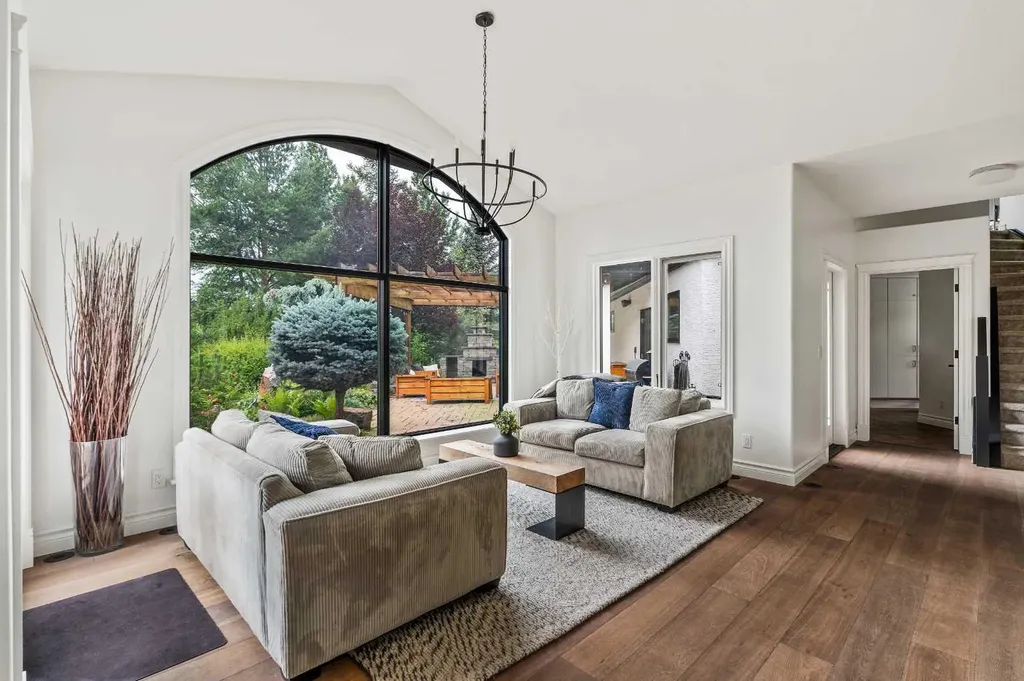 31 Sterling Springs Crescent Rural Rocky View County AB T3Z 3J6