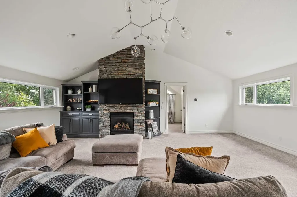 31 Sterling Springs Crescent Rural Rocky View County AB T3Z 3J6