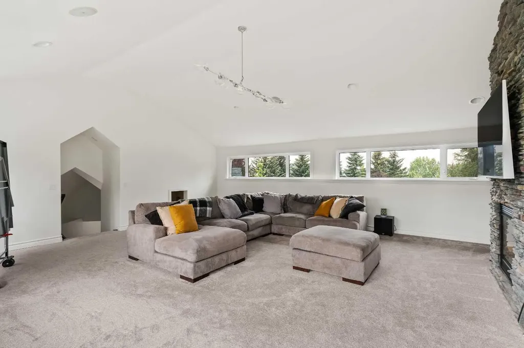 31 Sterling Springs Crescent Rural Rocky View County AB T3Z 3J6