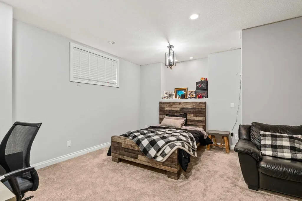 31 Sterling Springs Crescent Rural Rocky View County AB T3Z 3J6