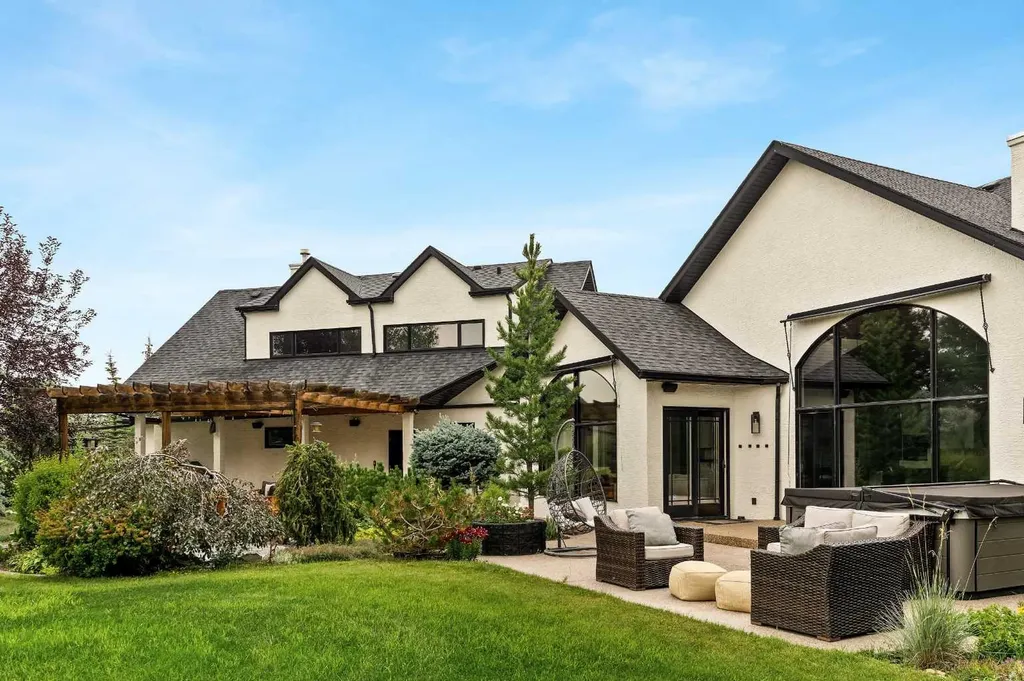 31 Sterling Springs Crescent Rural Rocky View County AB T3Z 3J6