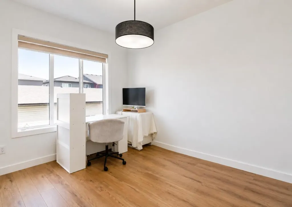 7386 202 Avenue SE Calgary AB T3S 0E7