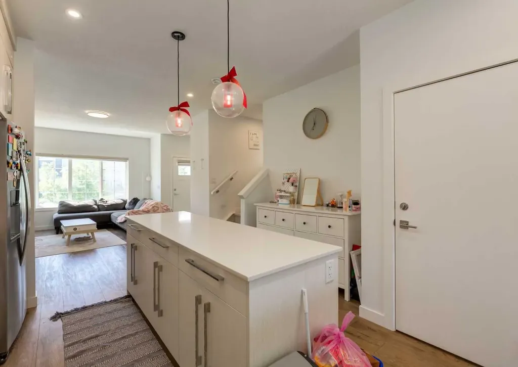 7386 202 Avenue SE Calgary AB T3S 0E7