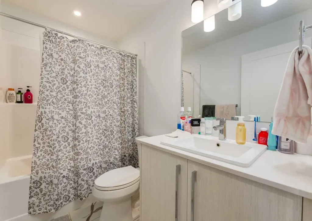 7386 202 Avenue SE Calgary AB T3S 0E7