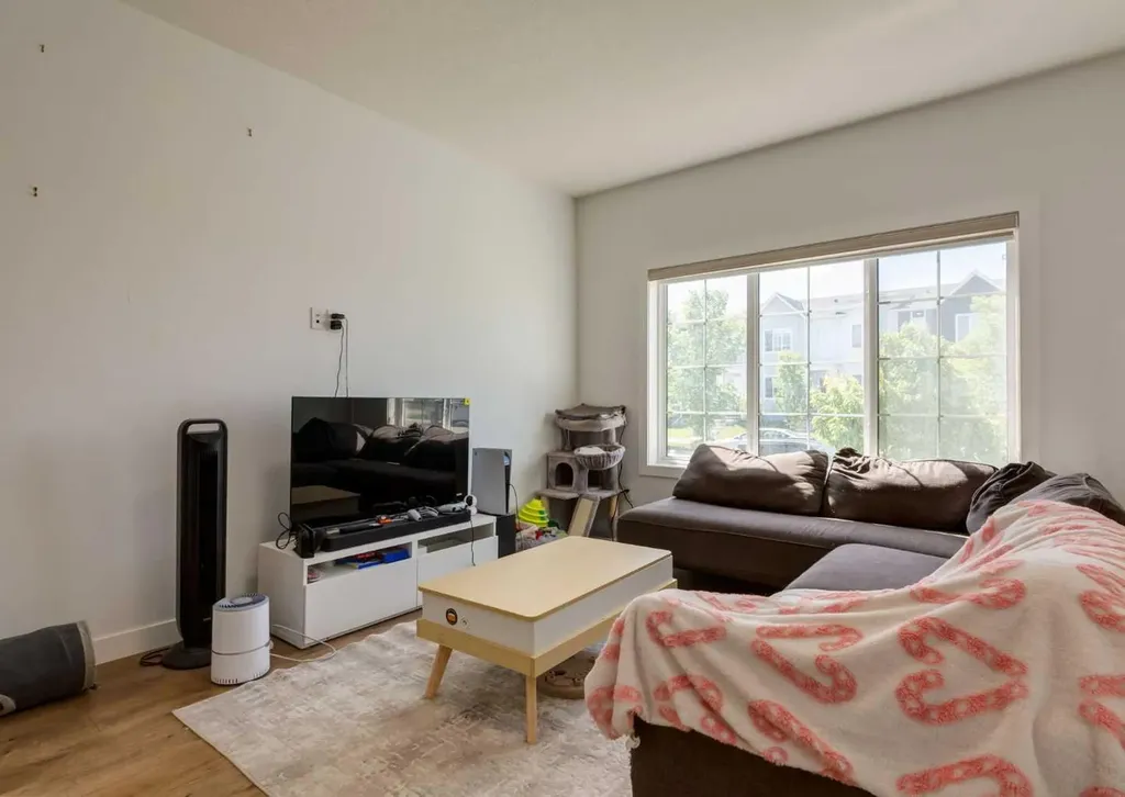 7386 202 Avenue SE Calgary AB T3S 0E7