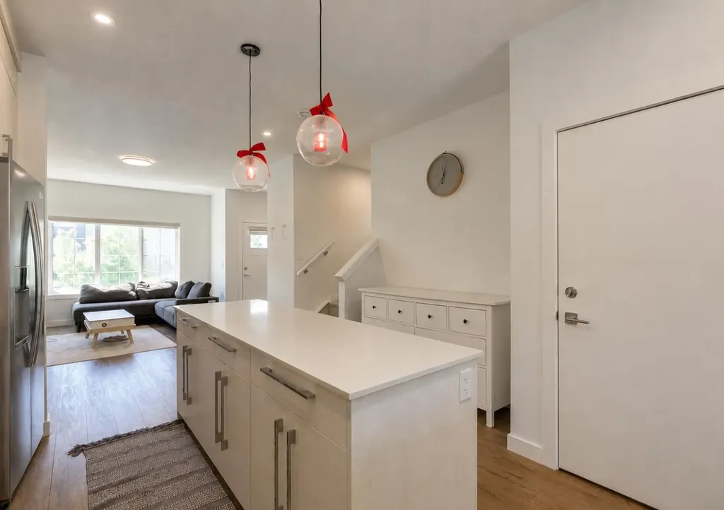7386 202 Avenue SE Calgary AB T3S 0E7