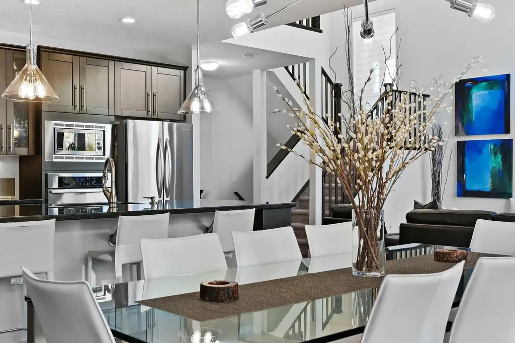 129 Springbluff Boulevard SW Calgary AB T3H 0N3