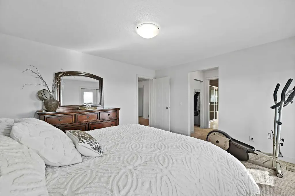 129 Springbluff Boulevard SW Calgary AB T3H 0N3