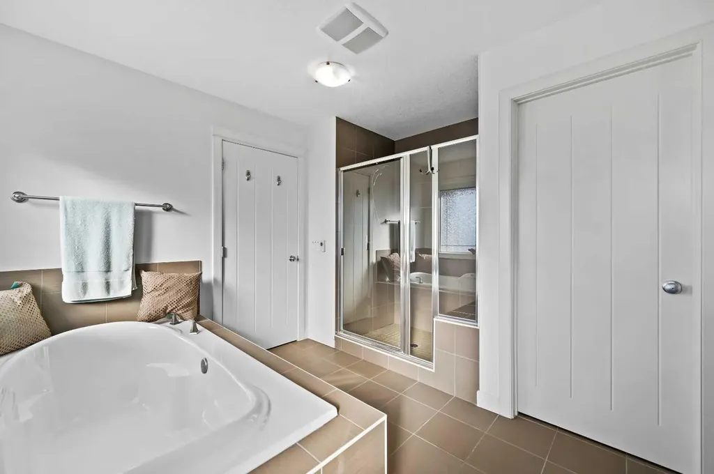 129 Springbluff Boulevard SW Calgary AB T3H 0N3