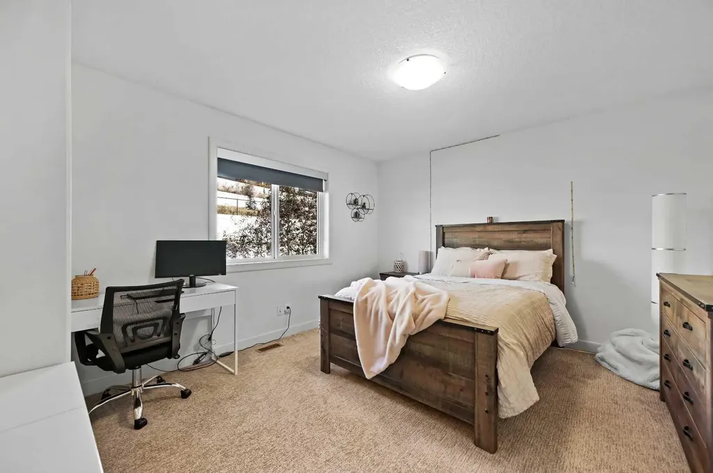 129 Springbluff Boulevard SW Calgary AB T3H 0N3