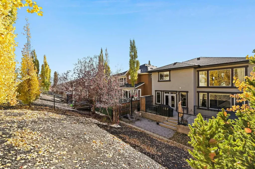 129 Springbluff Boulevard SW Calgary AB T3H 0N3