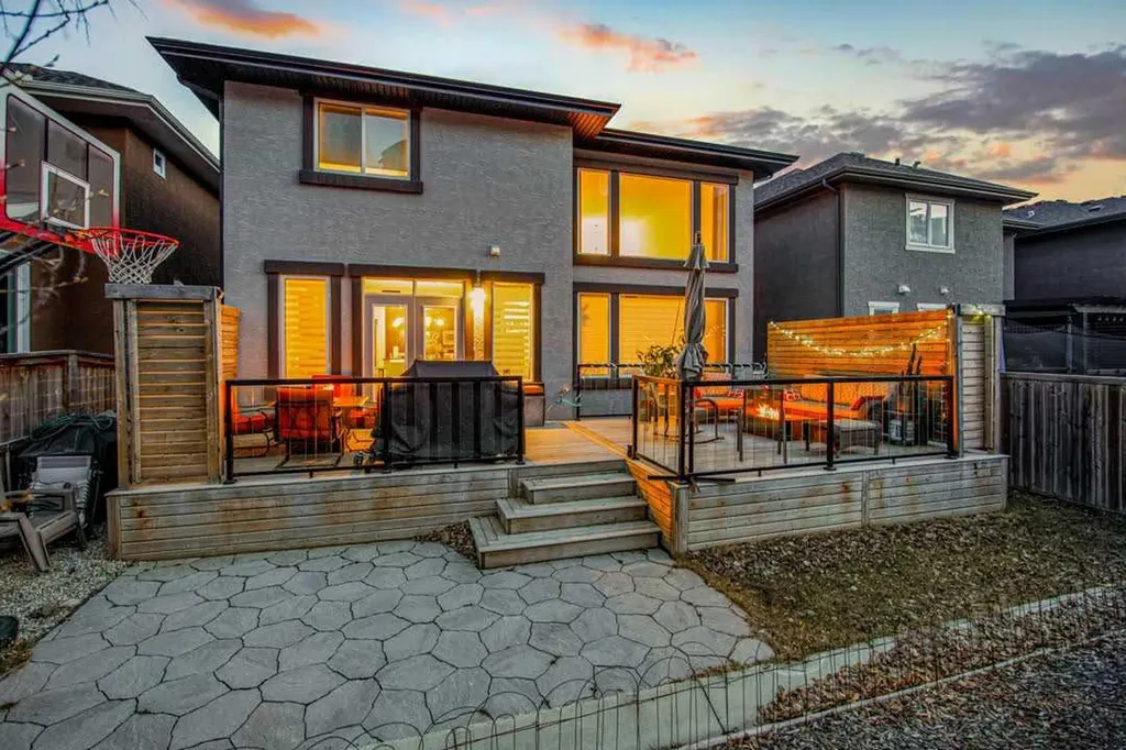 129 Springbluff Boulevard SW Calgary AB T3H 0N3