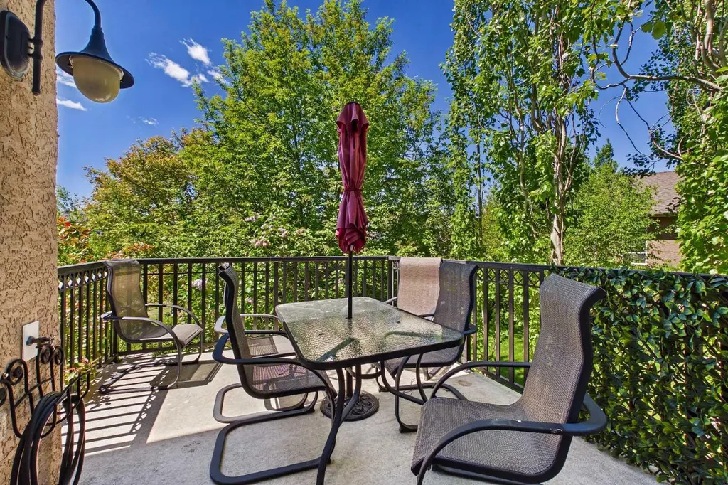 39 Tuscany Glen Place NW Calgary AB T3L 2T6