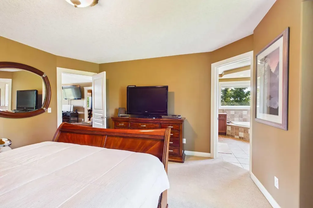 39 Tuscany Glen Place NW Calgary AB T3L 2T6
