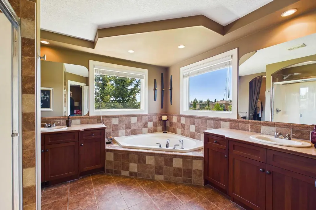 39 Tuscany Glen Place NW Calgary AB T3L 2T6