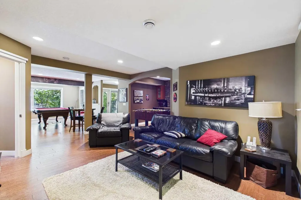 39 Tuscany Glen Place NW Calgary AB T3L 2T6