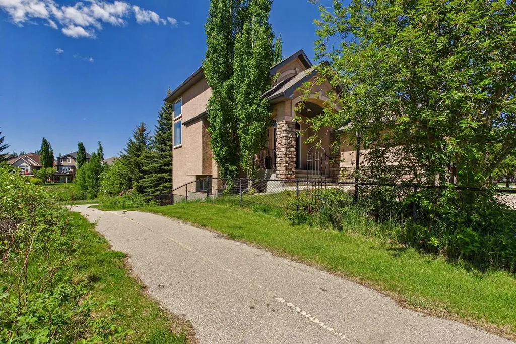39 Tuscany Glen Place NW Calgary AB T3L 2T6