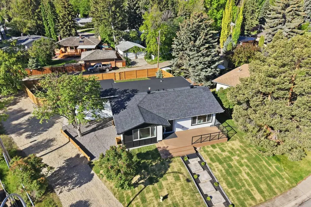 1303 87 Avenue SW Calgary AB T2V 0W2