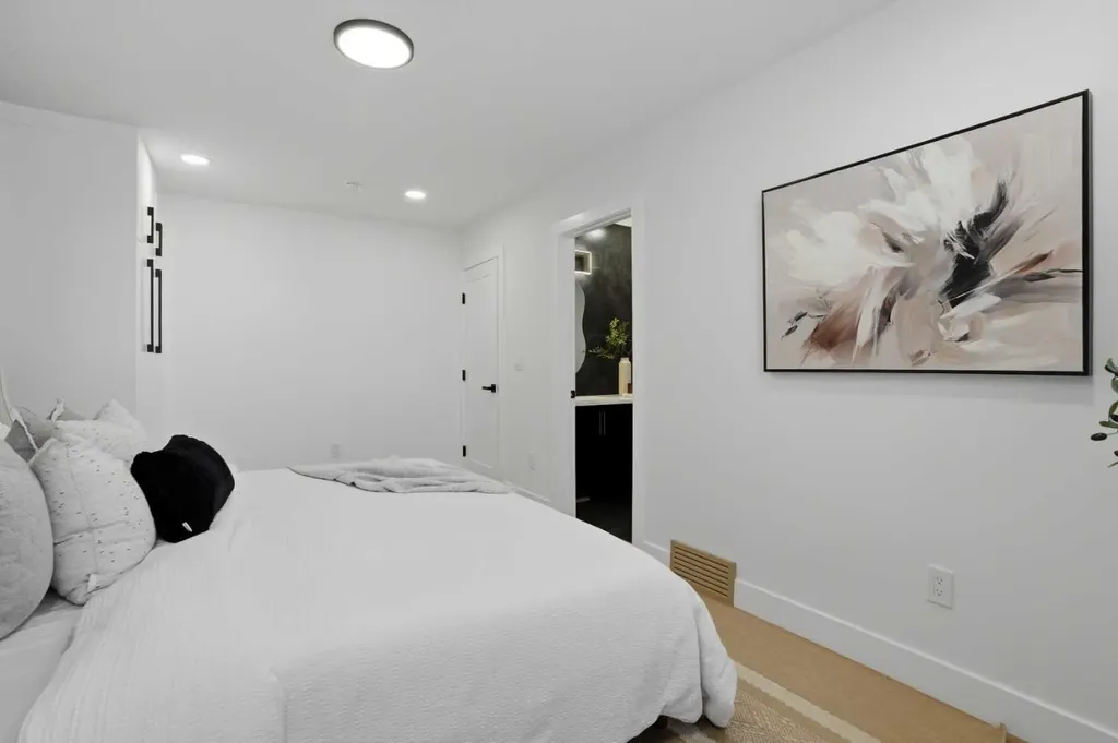 1303 87 Avenue SW Calgary AB T2V 0W2