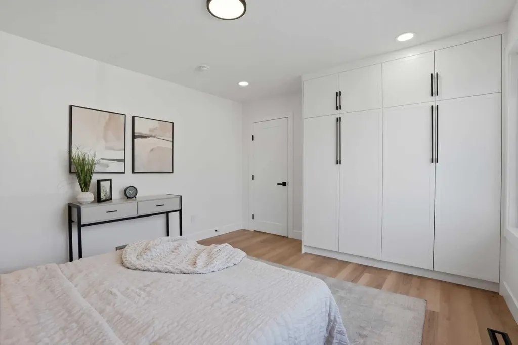 1303 87 Avenue SW Calgary AB T2V 0W2