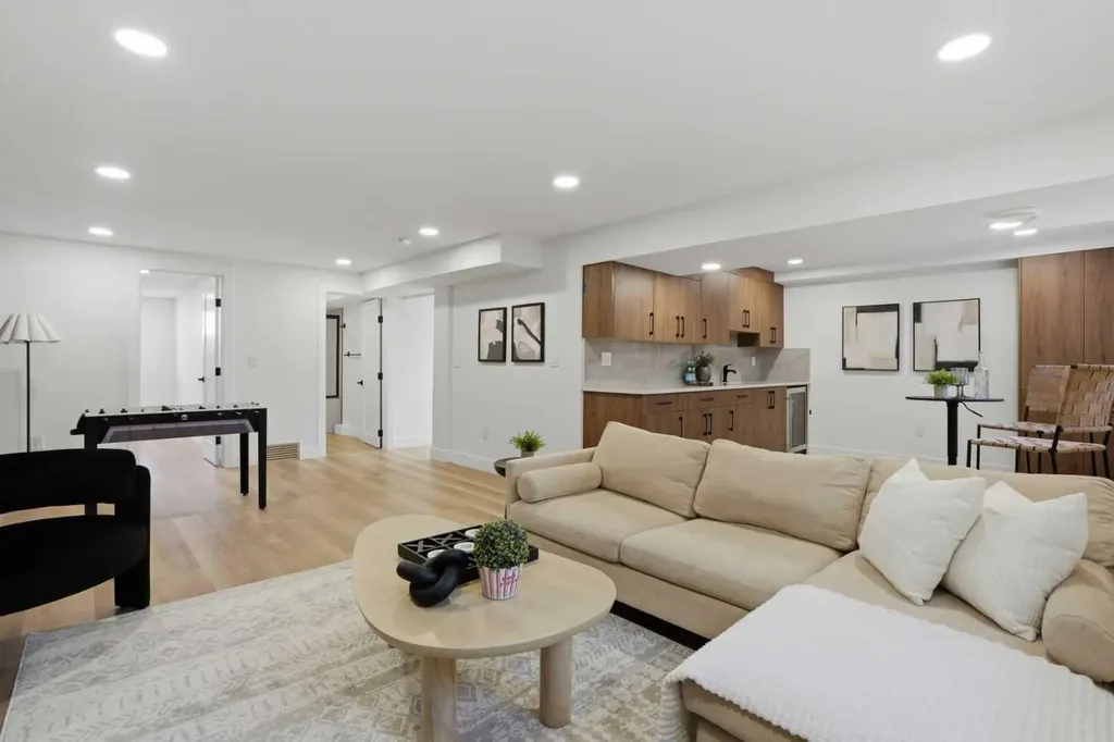 1303 87 Avenue SW Calgary AB T2V 0W2