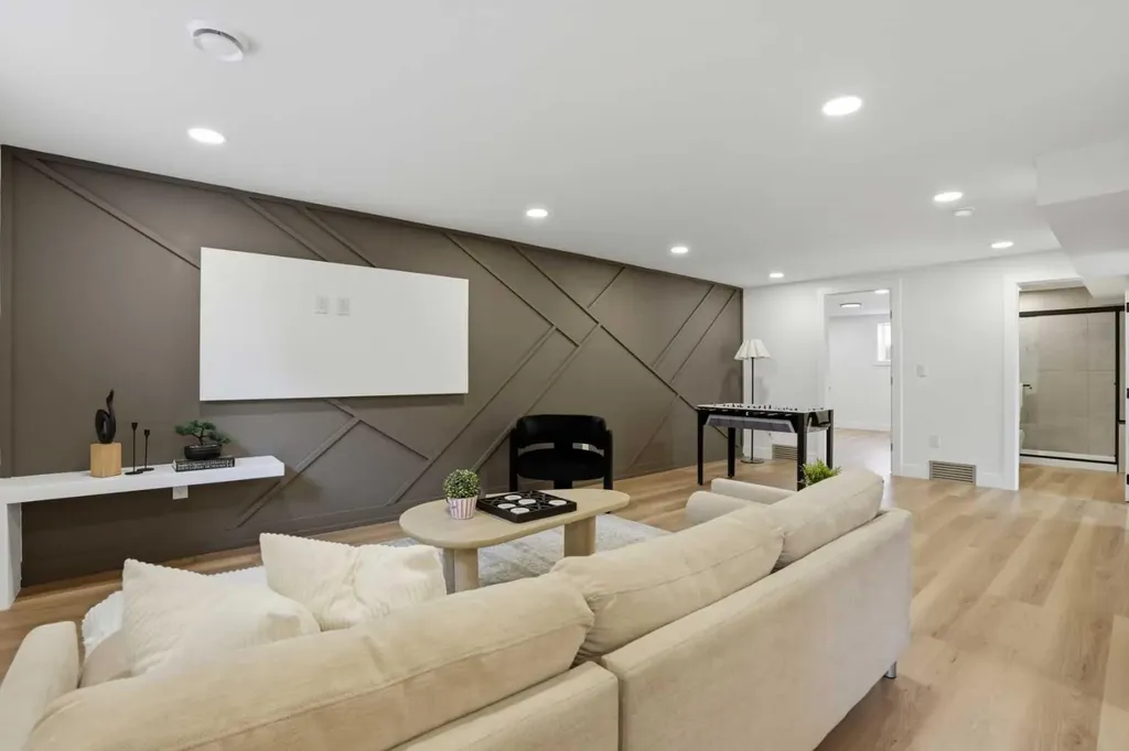1303 87 Avenue SW Calgary AB T2V 0W2