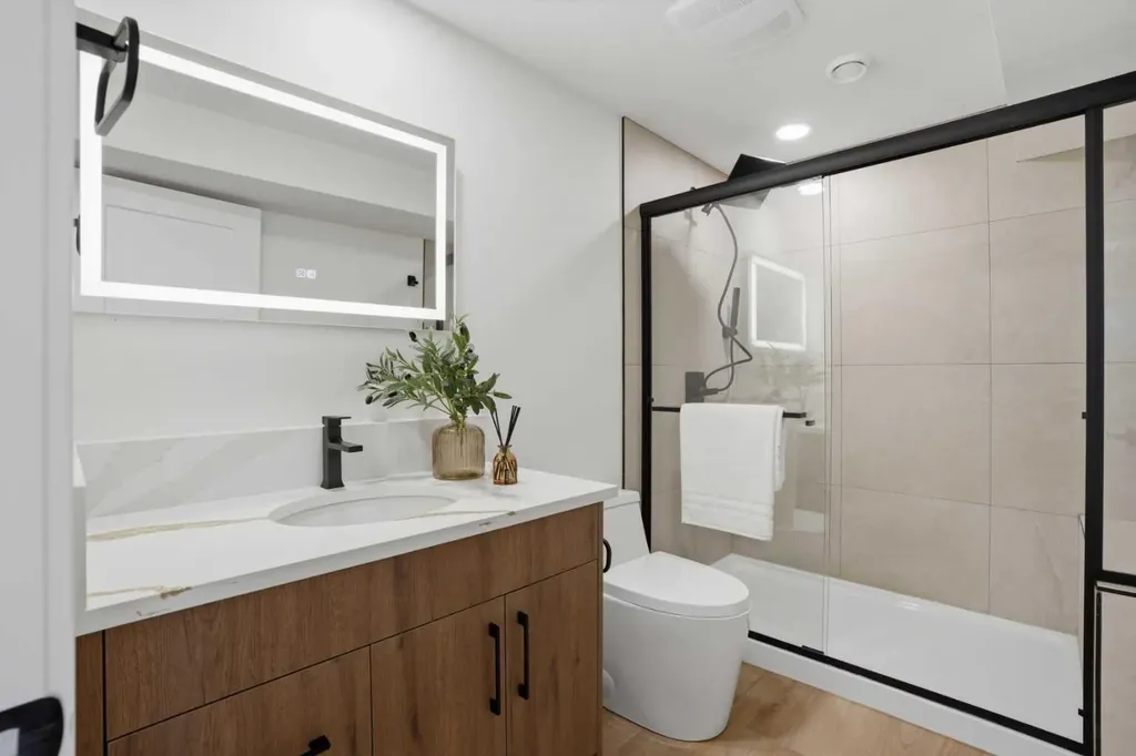 1303 87 Avenue SW Calgary AB T2V 0W2