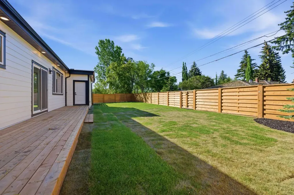 1303 87 Avenue SW Calgary AB T2V 0W2