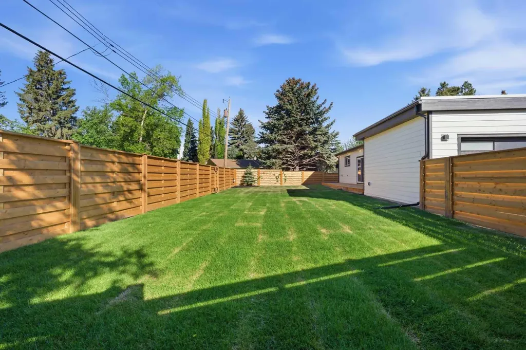 1303 87 Avenue SW Calgary AB T2V 0W2