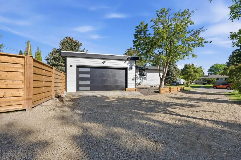 1303 87 Avenue SW Calgary AB T2V 0W2