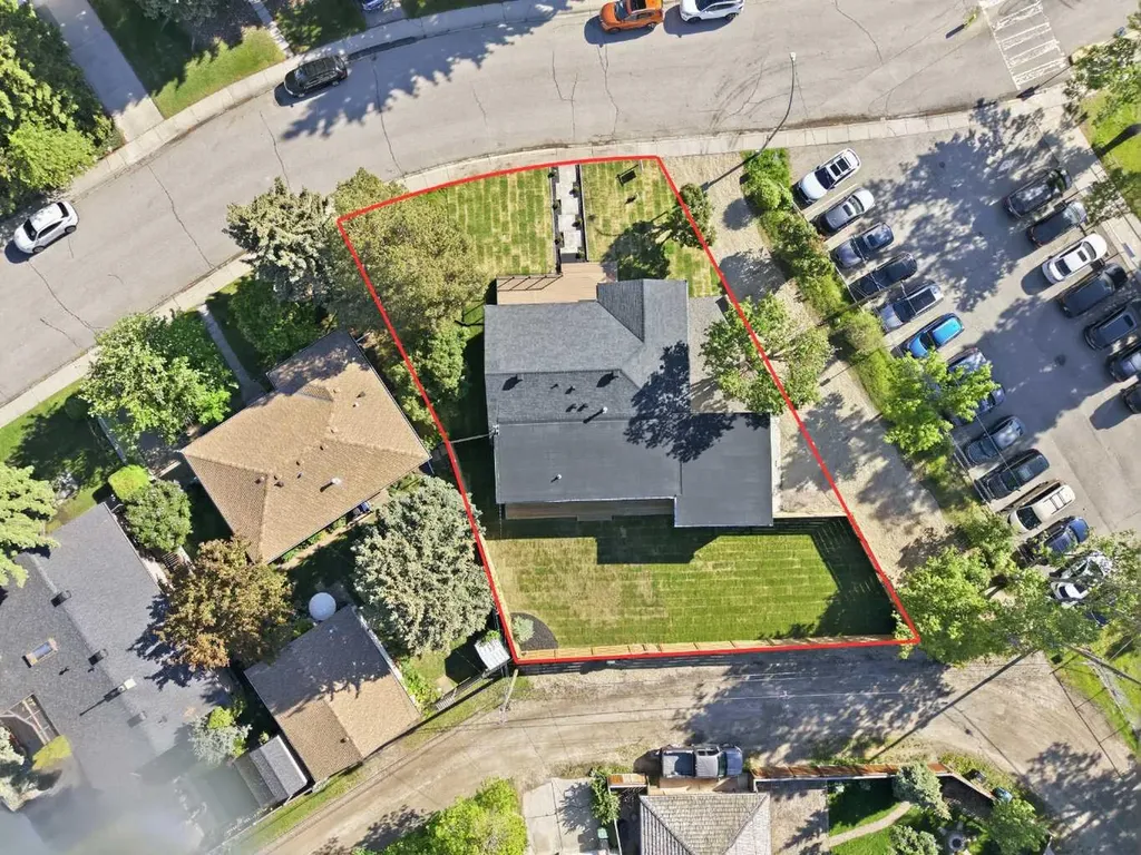 1303 87 Avenue SW Calgary AB T2V 0W2