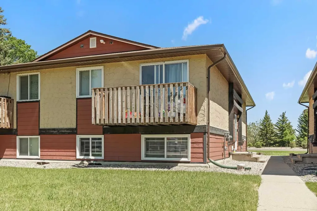 5 Acadia Road W Lethbridge AB T1K 4C1