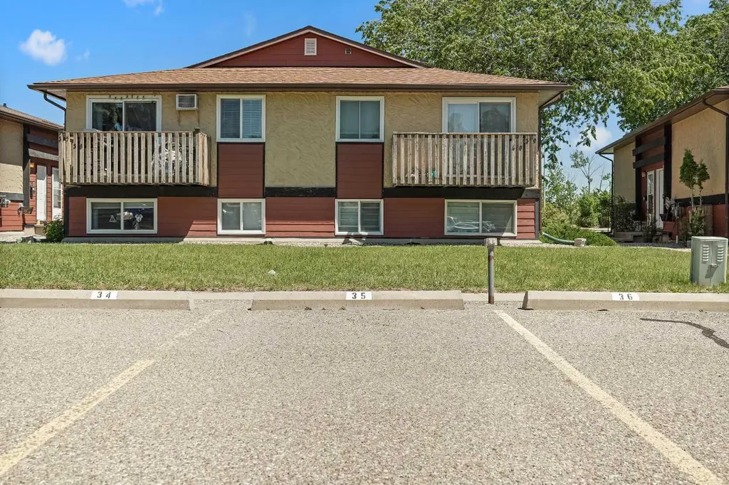5 Acadia Road W Lethbridge AB T1K 4C1