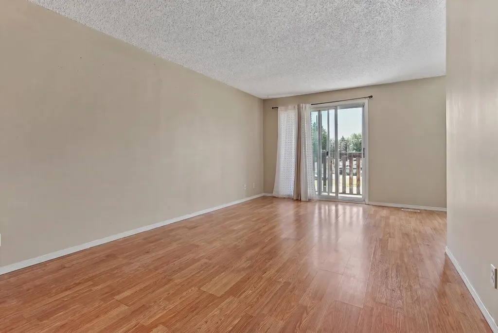 5 Acadia Road W Lethbridge AB T1K 4C1