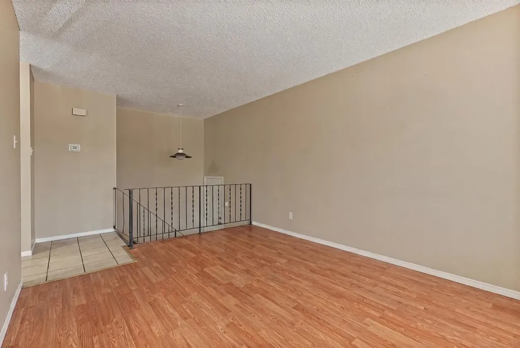 5 Acadia Road W Lethbridge AB T1K 4C1