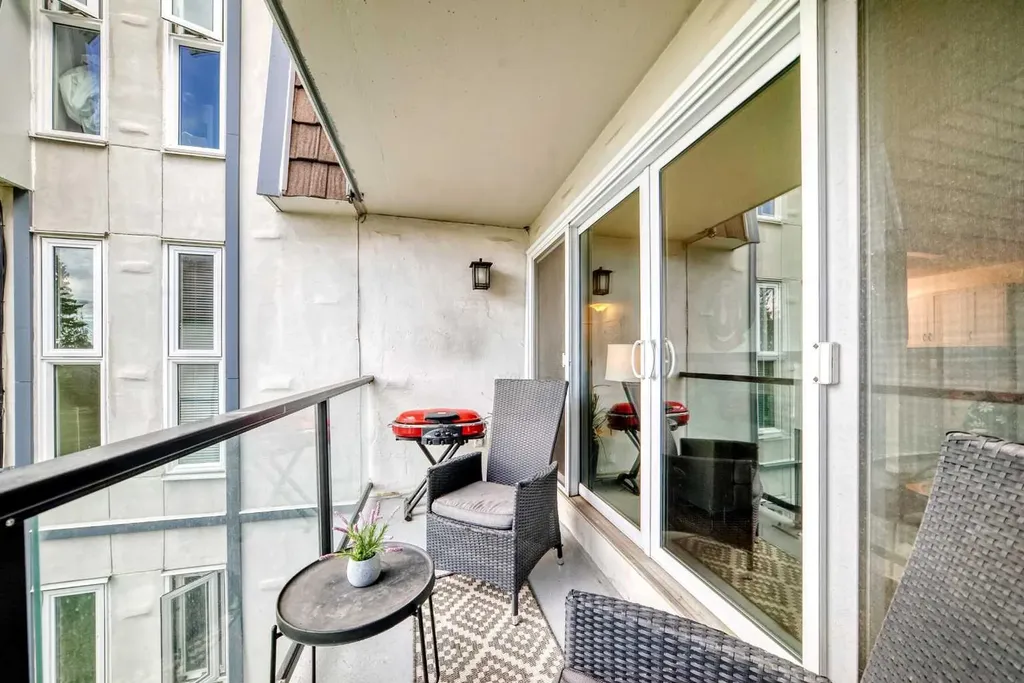 516 Cedar Crescent SW Calgary AB T3C 2Y8